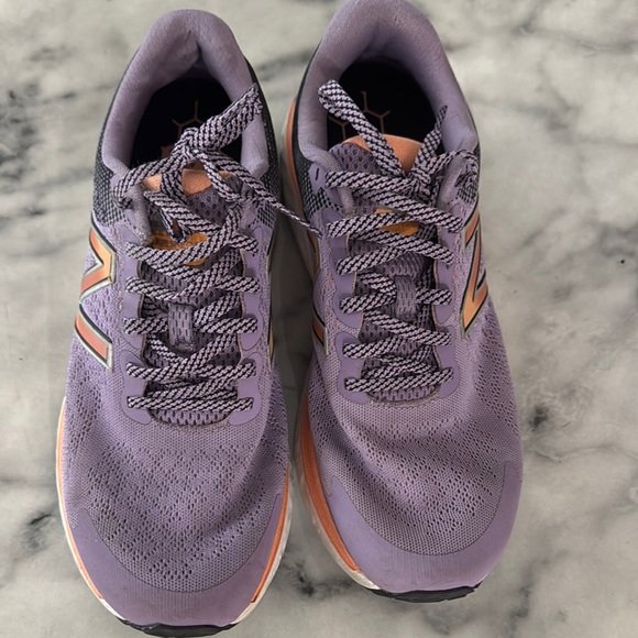 New Balance Purple and Orange Athletic Shoes for Performance - Picture 2 of 4